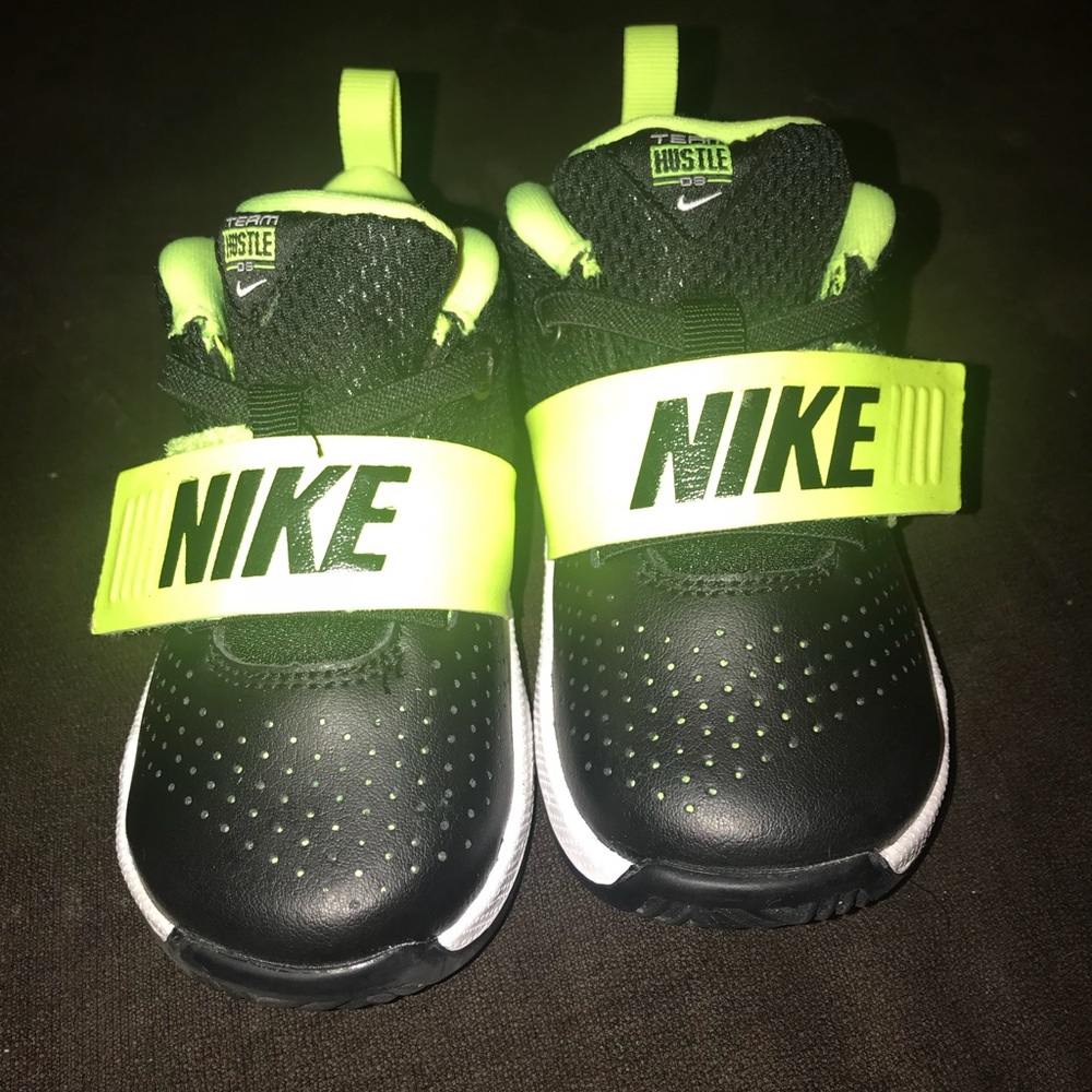 Nike boys shoes